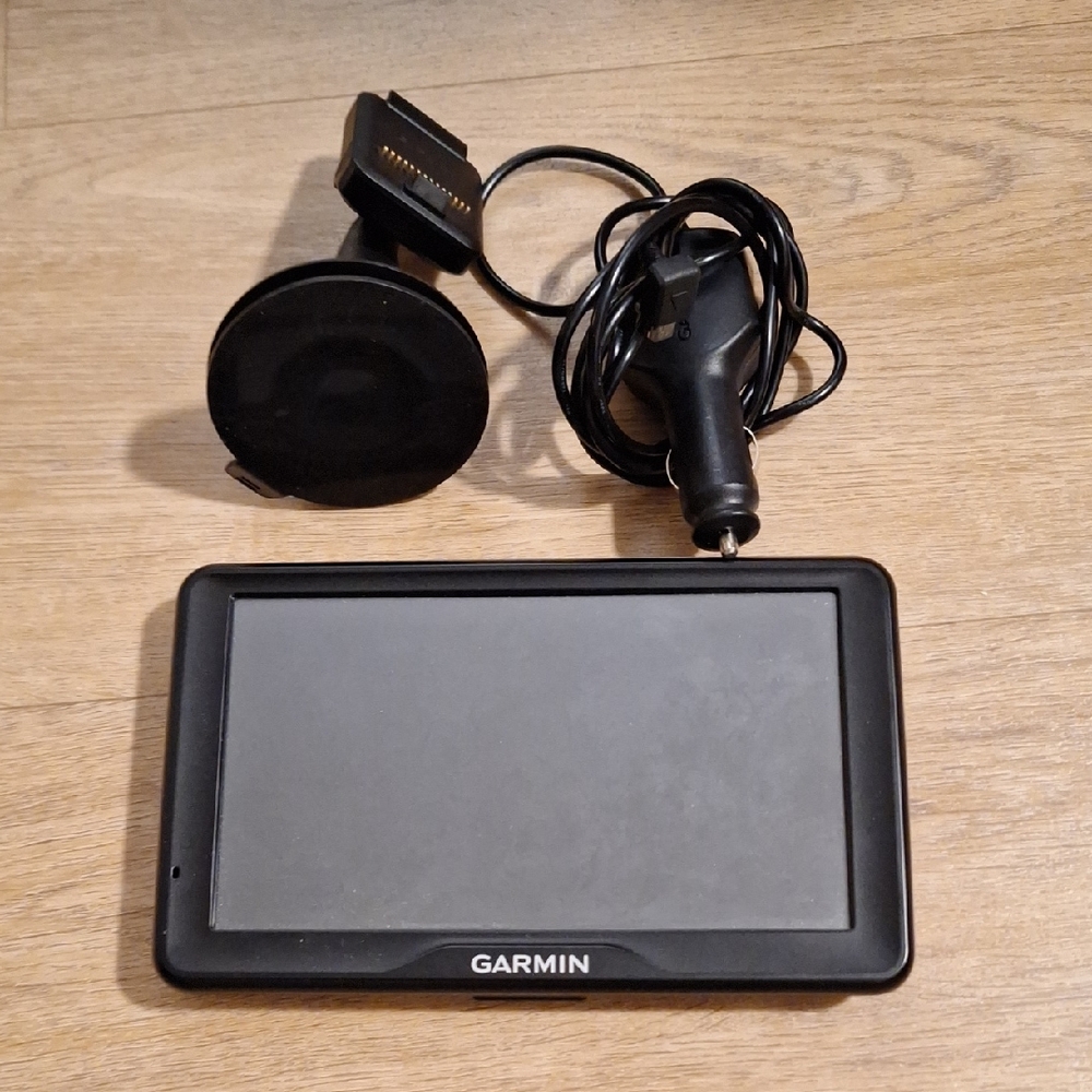Garmin Black GPS Navigation Device with Accessories